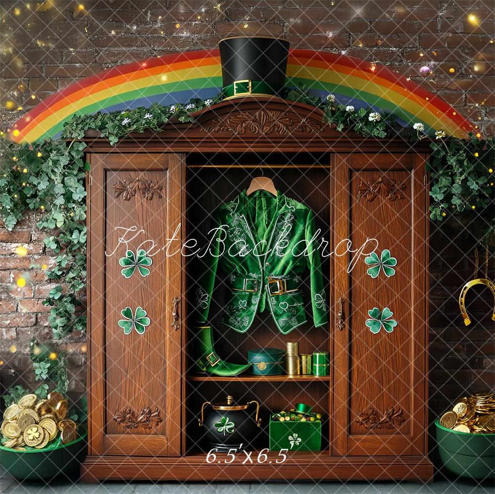 Kate St. Patrick’s Day Schrank Regenbogen Goldmünzen Hintergrund Entworfen von Mini MakeBelieve