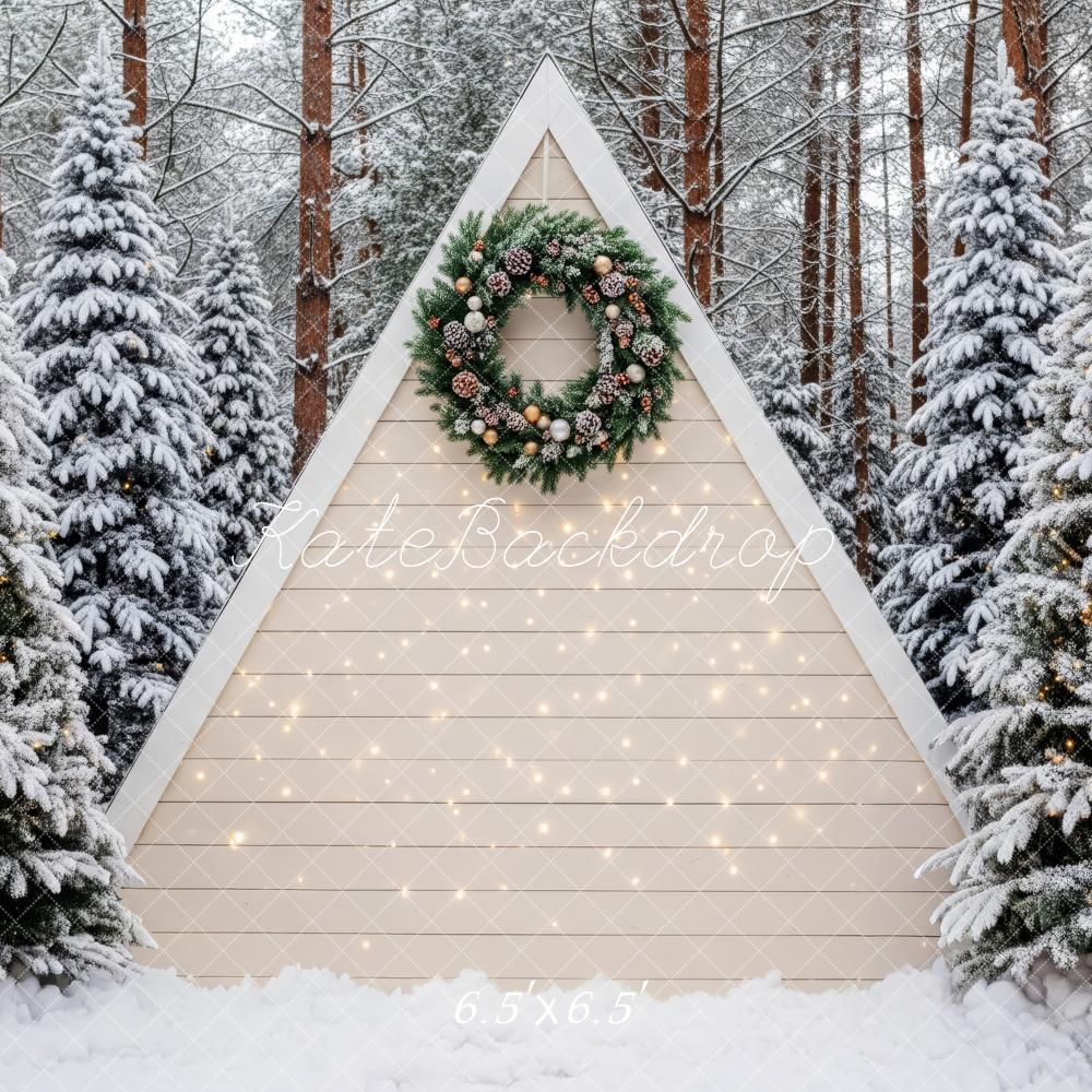 Kate Weihnachten Winterwald Tannen Beige Hintergrund Entworfen von Patty Roberts