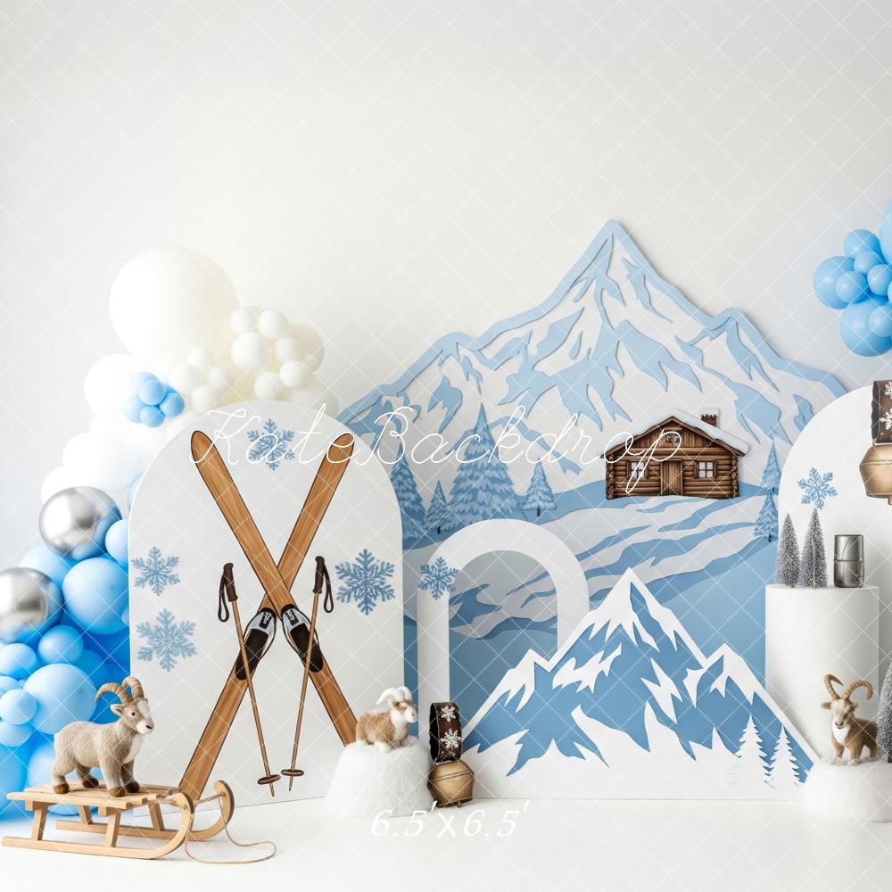 Kate Winter Alpen Ski Hütten Blau Hintergrund Entworfen von Patty Roberts