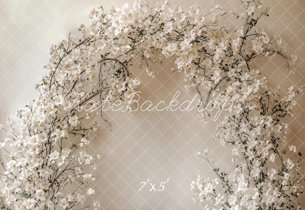 Kate Hochzeit Blumen Bogen Creme Hintergrund Entworfen von Emetselch