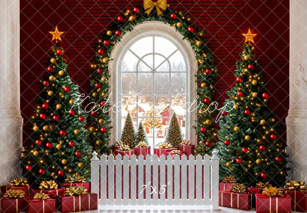 Kate Weihnachten Fenster Tannenbäume Rot Hintergrund Entworfen von Mini MakeBelieve - Kate Backdrop.de