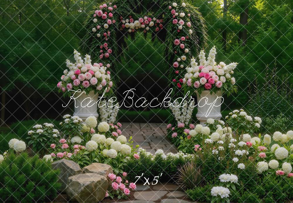 Kate Hochzeit Blumenbogen Garten Romantisch Hintergrund Entworfen von Mini MakeBelieve
