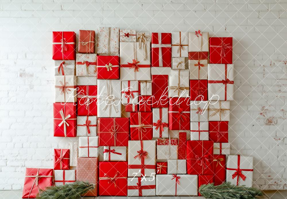Kate Weihnachten Geschenkboxen Ziegelwand Rot Hintergrund Entworfen von Patty Roberts - Kate Backdrop.de