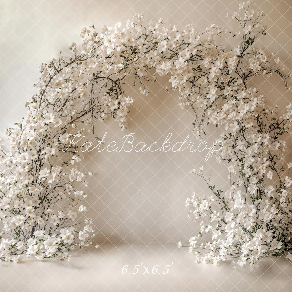 Kate Hochzeit Blumen Bogen Creme Hintergrund Entworfen von Emetselch