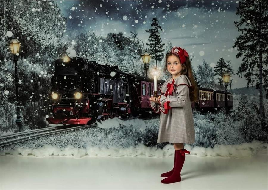 Kate Winter Weihnachten Zug Hintergrund Schnee  von Chain Photography