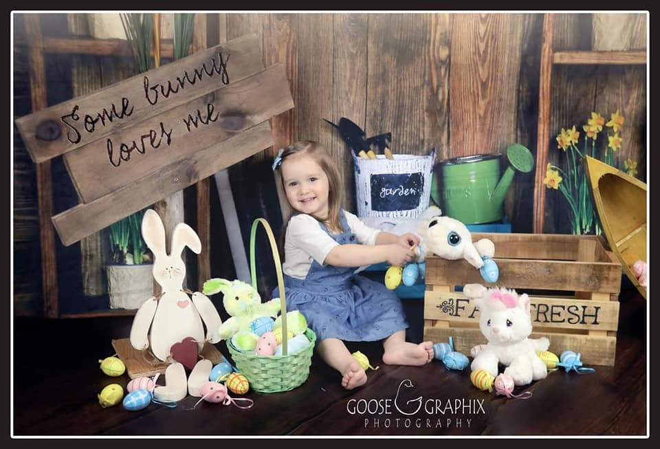 Katebackdrop：Kate Spring Dark Wood Easter Garden Backdrop