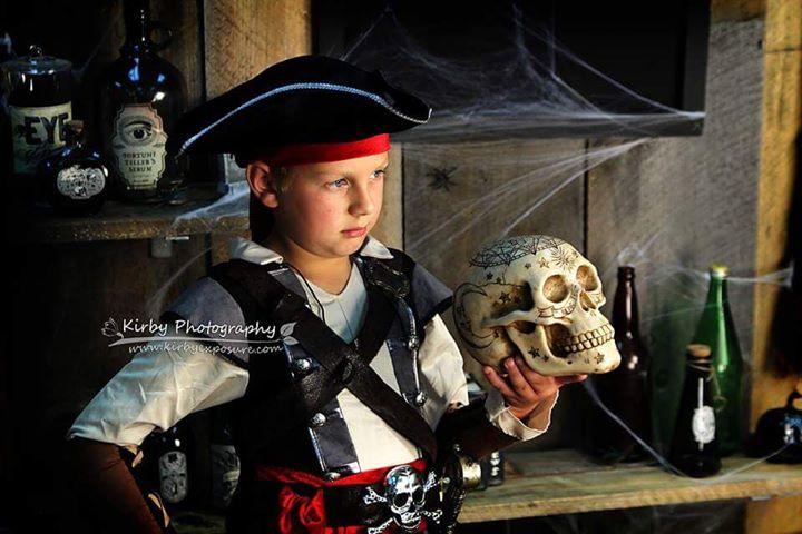 Kate Haufen Pocus Halloween-Hintergrund von Arica Kirby - Kate Backdrop.de