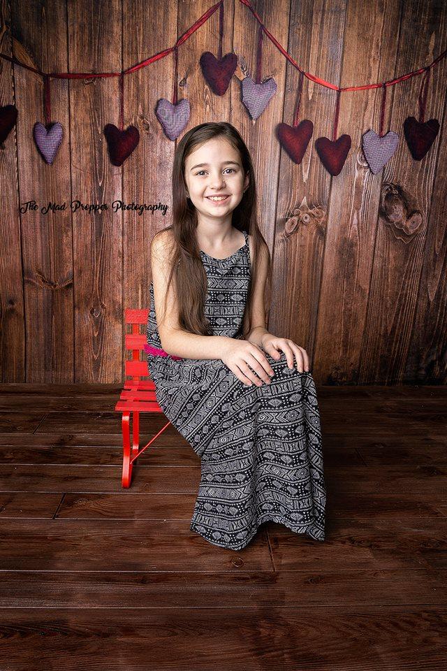 Kate-dunkle hölzerne Wand mit Hintergrund des Valentinstags des Herzens für Fotografie - Kate Backdrop.de