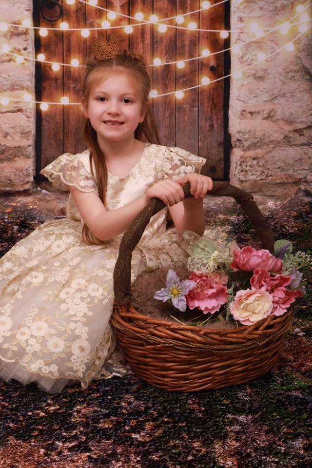 Kate Vintage Wand und Tür mit Lichter Kinder Hintergrund für Kinder von JFCC