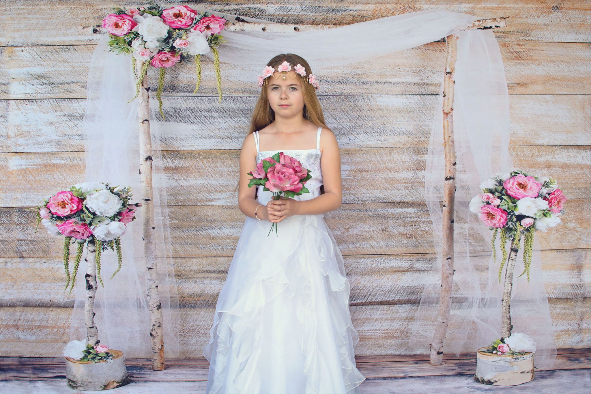 Kate Whimsical Birch Hochzeitshintergrund entworfen von Arica Kirby - Kate Backdrop.de