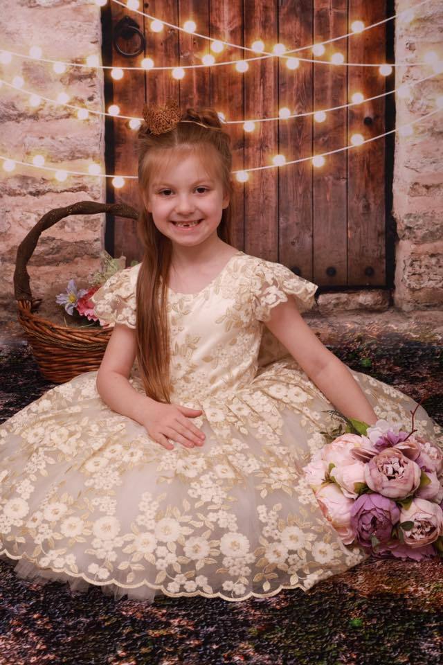 Kate Vintage Wand und Tür mit Lichter Kinder Hintergrund für Kinder von JFCC