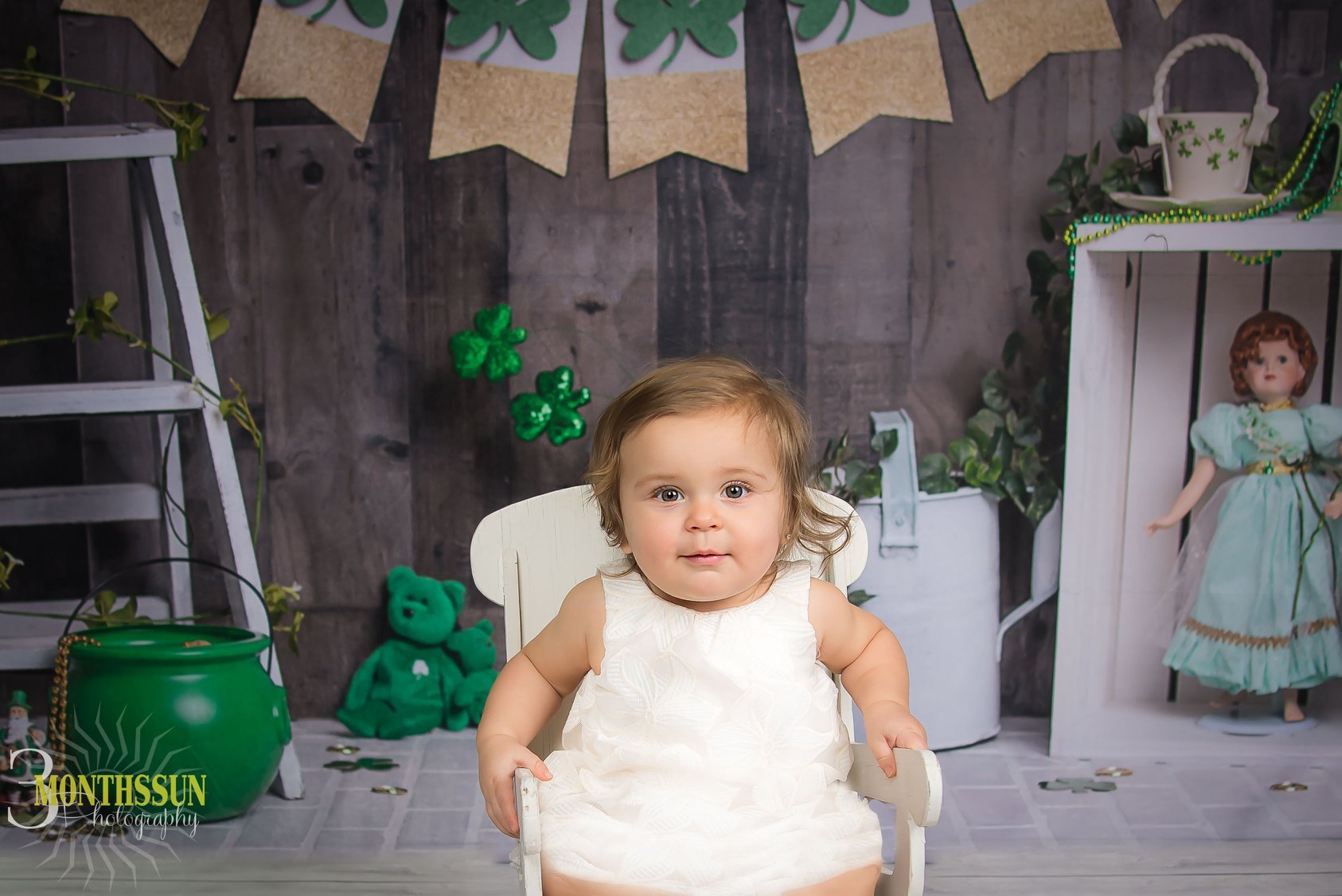 Kate Wood Wall mit Banner St. Patrick's Day Kulisse für Fotografie von Erin Larkins - Kate Backdrop.de