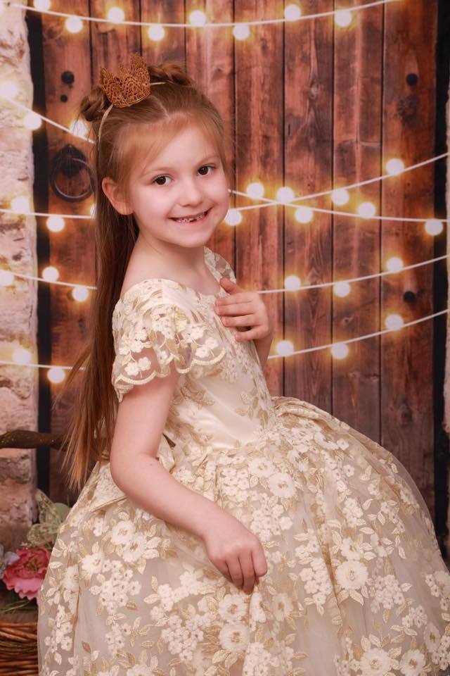 Kate Vintage Wand und Tür mit Lichter Kinder Hintergrund für Kinder von JFCC