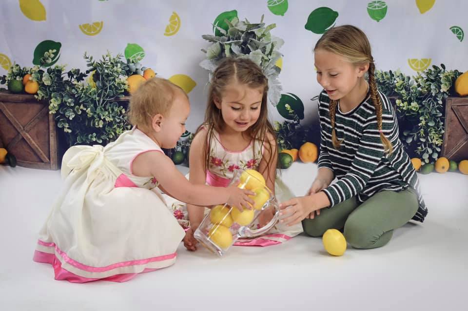 Kate Lemon Lines Sommer Children Kulisse für die Fotografie von Megan Leigh Photography - Kate Backdrop.de