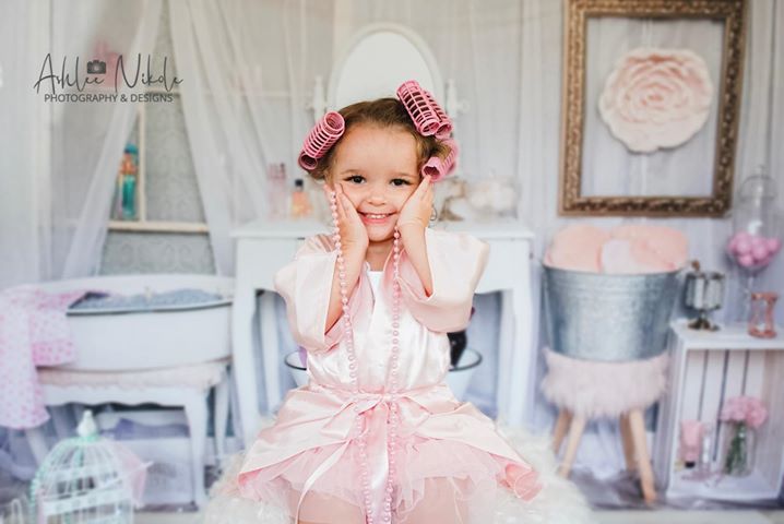 Kate Powder Room Kinder Hintergrund für Fotografie von Erin Larkins - Kate Backdrop.de
