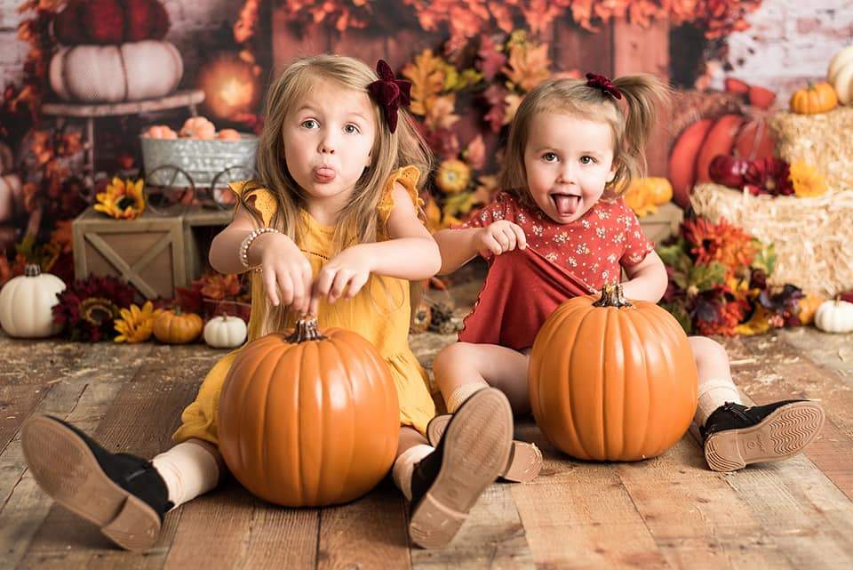 Kate Halloween Kürbis Hintergrund Herbst Kinder von Rose Abbas