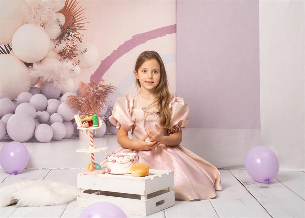 Kate Lila Boho Luftballons Hintergrund Cake Smash Party von Uta Mueller Photography