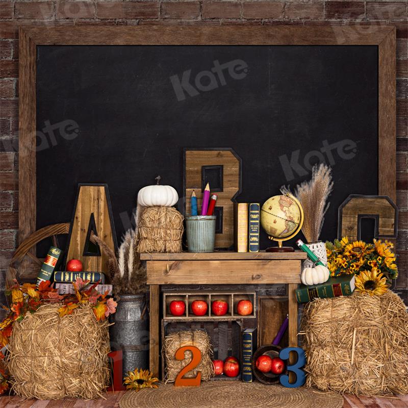 Kate Einschulung Schule Hintergrund Herbst Scheune für Fotografie