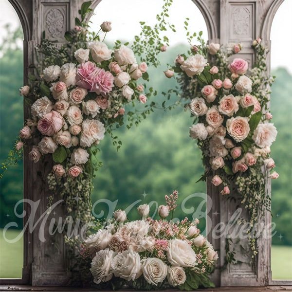 Kate Gemalte Hochzeitstafeln mit Rosen als Hintergrund für den Muttertag im Freien von Mini MakeBelieve