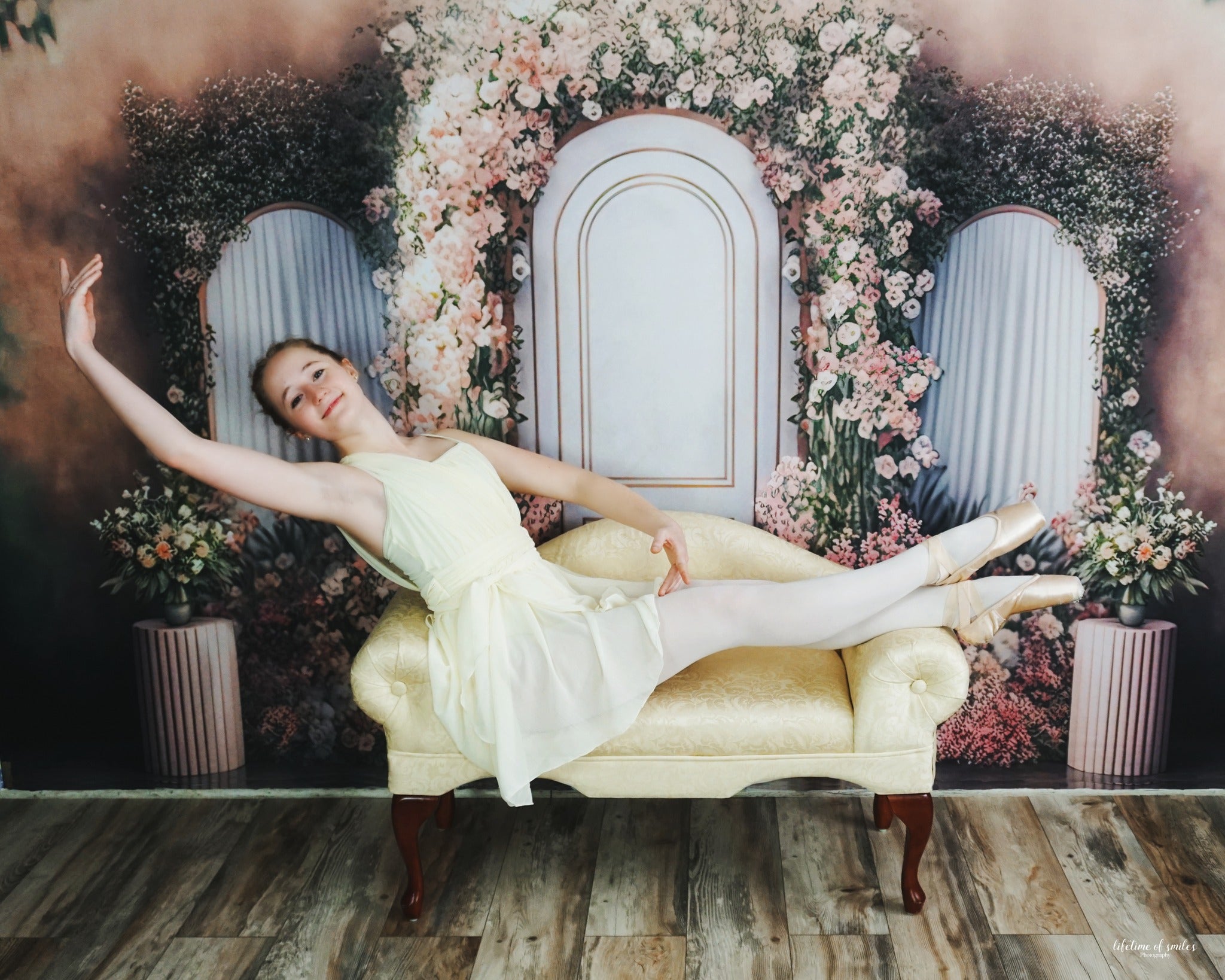 Kate Gemalt Frühling Interieur Floral Rosa Marmor Panels Hintergrund von Mini MakeBelieve - Kate Backdrop.de