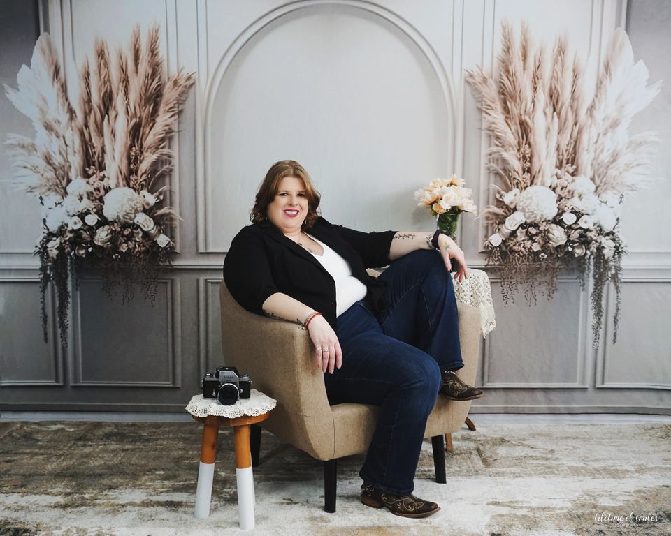 Kate Gemalte Creme Boho Wand getrocknete Blumen Hintergrund von Mini MakeBelieve - Kate Backdrop.de