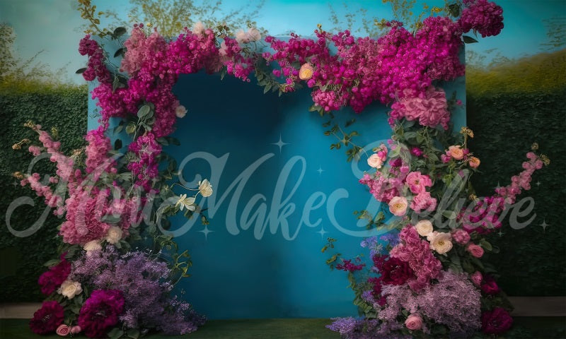 Kate Gemalte blaue Außenwand mit Frühlingsblumen als Hintergrund von Mini MakeBelieve