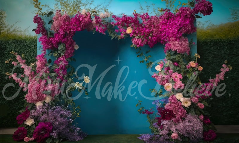 Kate Gemalte blaue Außenwand mit Frühlingsblumen als Hintergrund von Mini MakeBelieve - Kate Backdrop.de