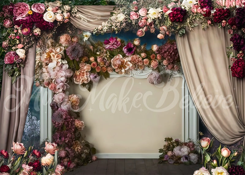 Kate Painterly Fine Art Floral Antiker Kamin mit Vorhängen Hintergrund von Mini MakeBelieve