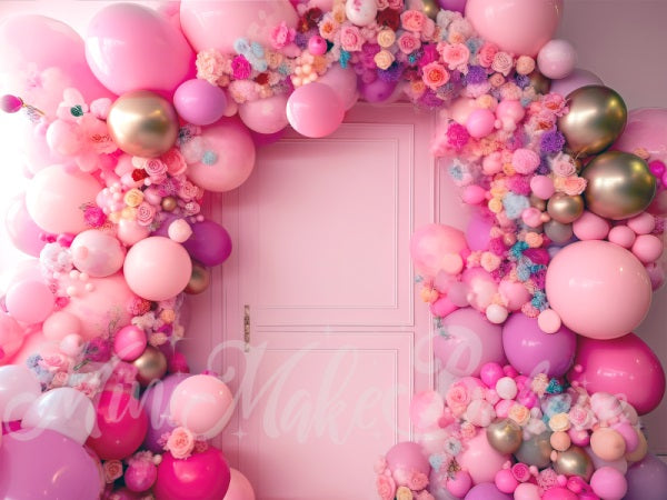 Kate Painterly Fine Art Blumen Ballonbogen Rosa Tür Hintergrund von Mini MakeBelieve