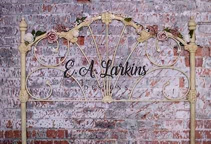 Kate Backstein Antique Headboard Backdrop für Fotografie von Erin Larkins