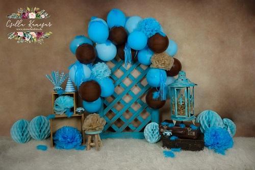 Kate Cake Smash Hintergrund Blaue Luftballons Entworfen von Csilla Kancsar - Kate Backdrop.de