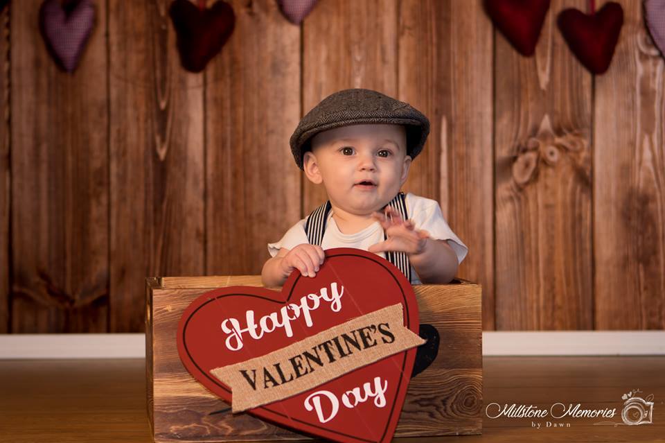 Kate-dunkle hölzerne Wand mit Hintergrund des Valentinstags des Herzens für Fotografie - Kate Backdrop.de