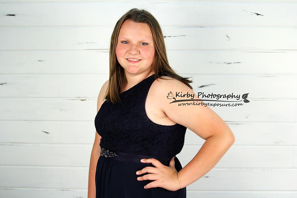 Kate Distressed White Shiplap Wood Backdrop von Arica Kirby entworfen