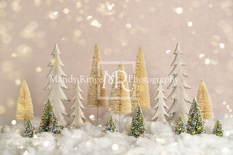 Elegante Weihnachtsbäume mit Glitter-Hintergrund