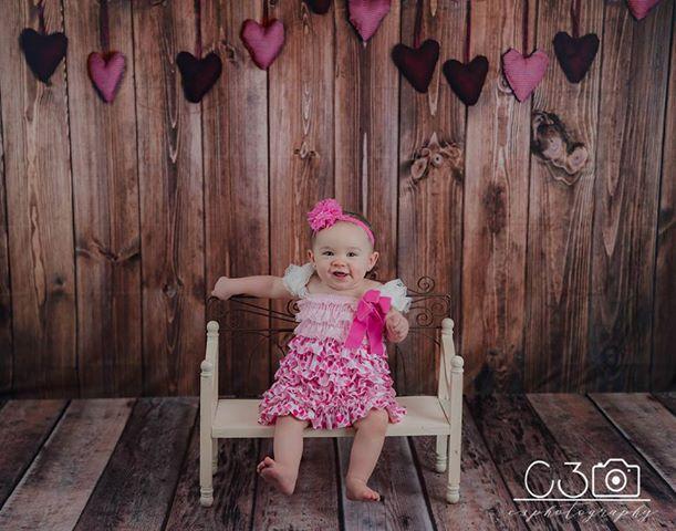 Kate-dunkle hölzerne Wand mit Hintergrund des Valentinstags des Herzens für Fotografie - Kate Backdrop.de