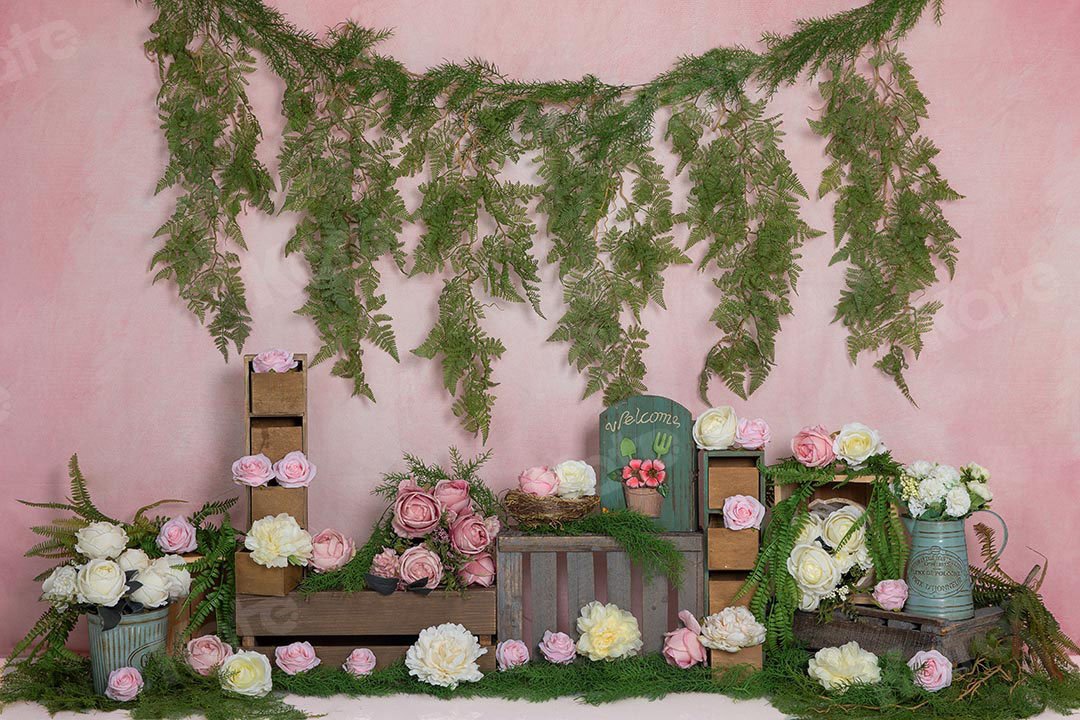 Kate Valentinstag Rosen Weinreben rosa Hintergrund Entworfen von Emetselch