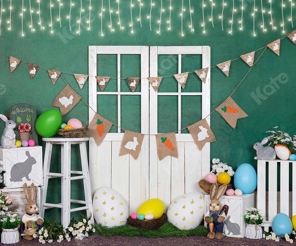 Kate Osterei Hase Laterne weiße Tür grüner Hintergrund  Ostern  von Emetselch