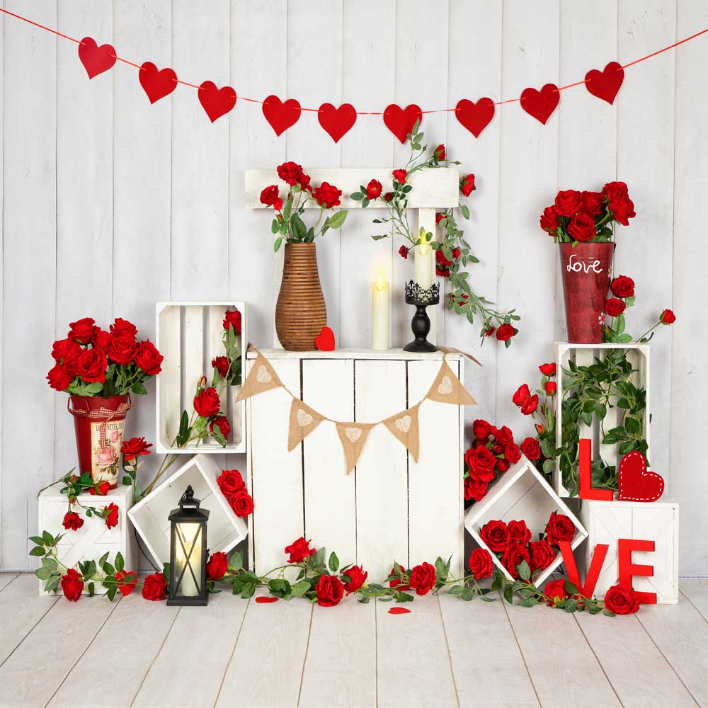 Kate Valentinstag Rosen stehen weißen Holzwand Hintergrund von Emetselch