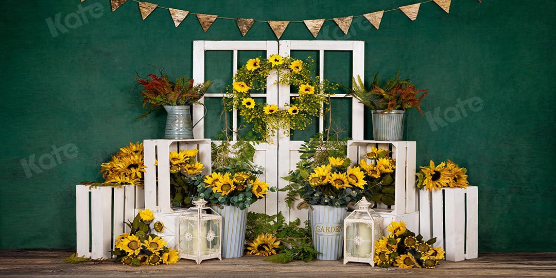 Kate Frühling Sonnenblumen weiße Tür grüner Hintergrund Entworfen von Emetselch