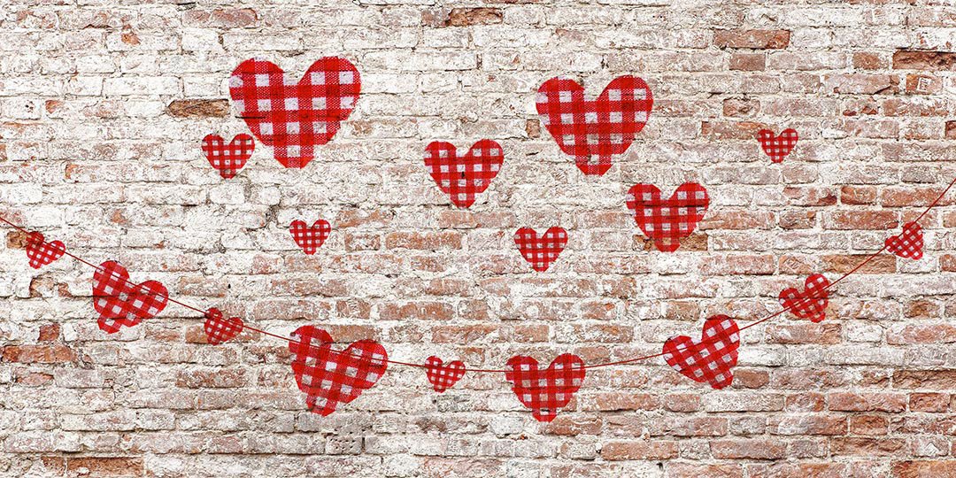 Kate Valentinstag Herzen Backsteinmauer Hintergrund Entworfen von Kate