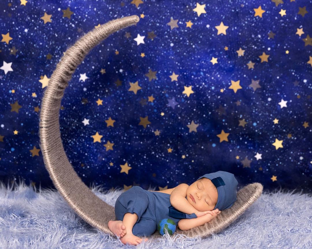 Kate Neugeborenen Cake Smash Sterne Nacht blau Geburtstag Hintergrund von Chain Photography