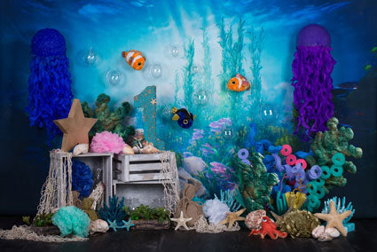 Kate Meerjungfrau unter Meer 1. Geburtstagstorte zerschmettern Sommer Hintergrund entworfen von Studio Gumot - Kate Backdrop.de