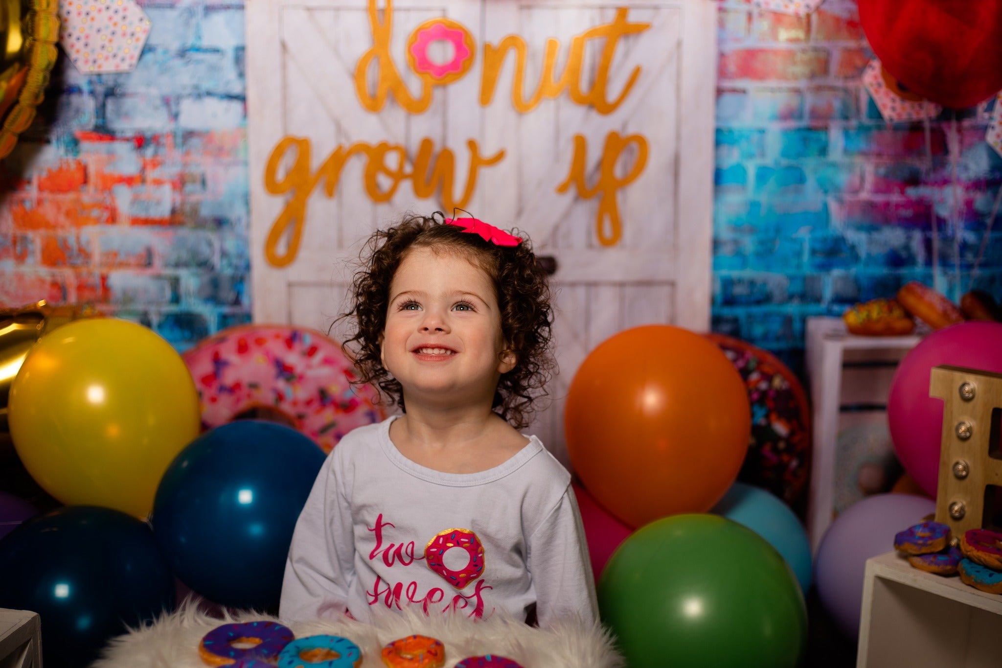 Kate weiße Tür Ballons Banner Kinder Hintergrund