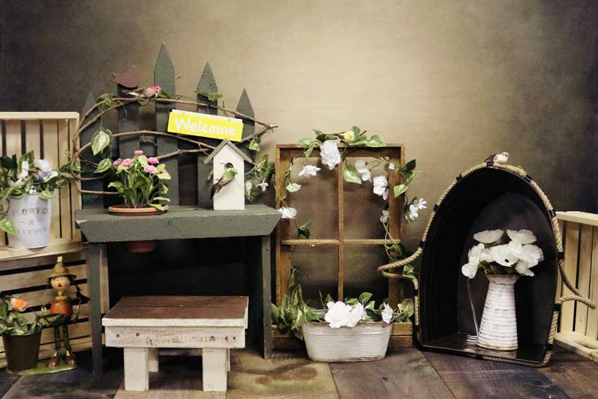 Kate die Potting-Halle-Frühlings-Blumen-Hintergrund für die Fotografie entworfen von Amanda Moffatt