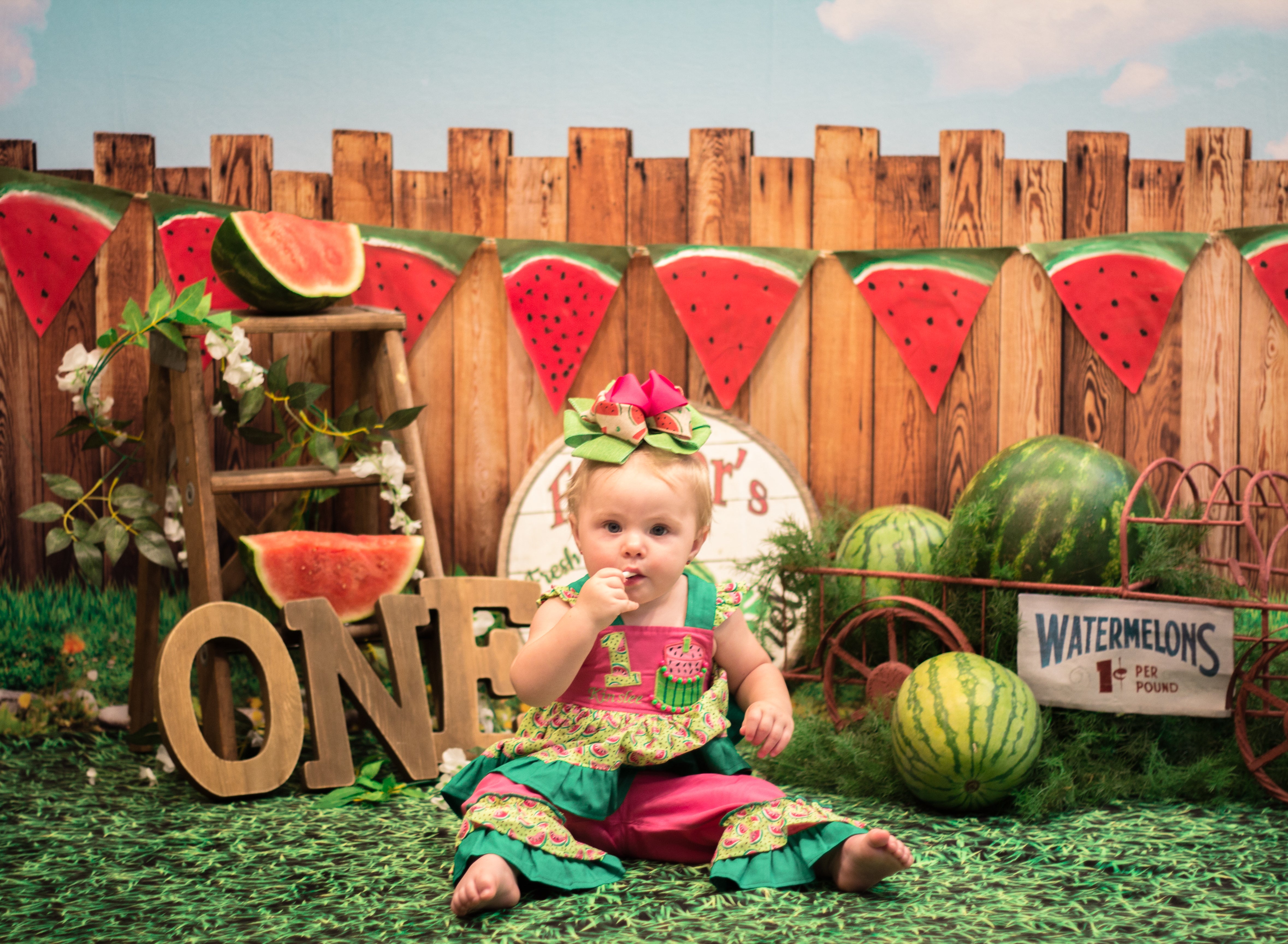 Kate-Sonnenuntergang-Zaun mit Wassermelonen-Geburtstags-Hintergrund für die Fotografie entworfen von Stephanie Gabbard - Kate Backdrop.de