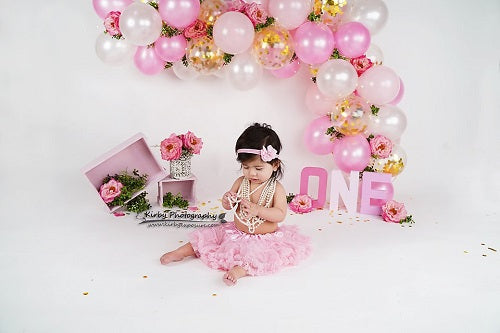 Kate Rosa Luftballons 1st Geburtstag  Hintergrund entworfen von Arica Kirby  Photography