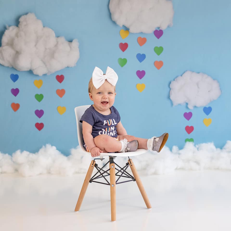 Kate Cake Smash Geburtstag Hintergrund Regenbogenwolken von Mandy Ringe Photography - Kate Backdrop.de