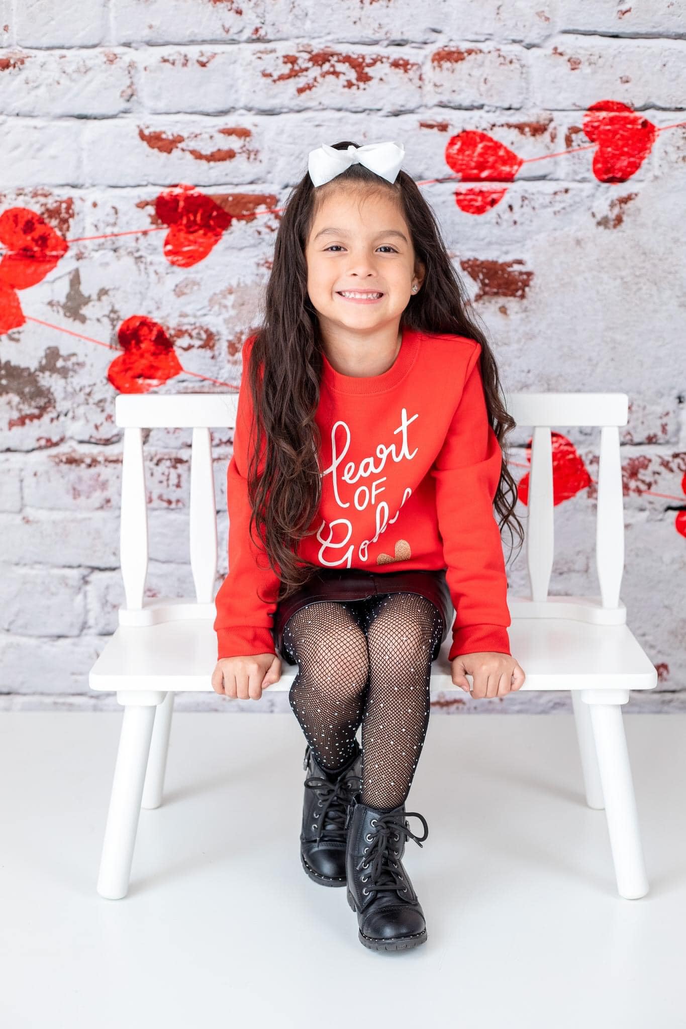 Kate Weiße Backsteinmauer mit roten Herzen Valentinstag-Hintergrund für die Fotografie entworfen von Jerry_Sina - Kate Backdrop.de