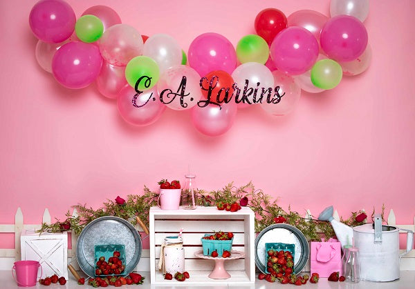 Kate Luftballons Flamingo Rosa Wand mit Erdbeeren und Dekorationen Mädchen Kinder Geburtstag Hintergrund Entworfen von Erin Larkins - Kate Backdrop.de