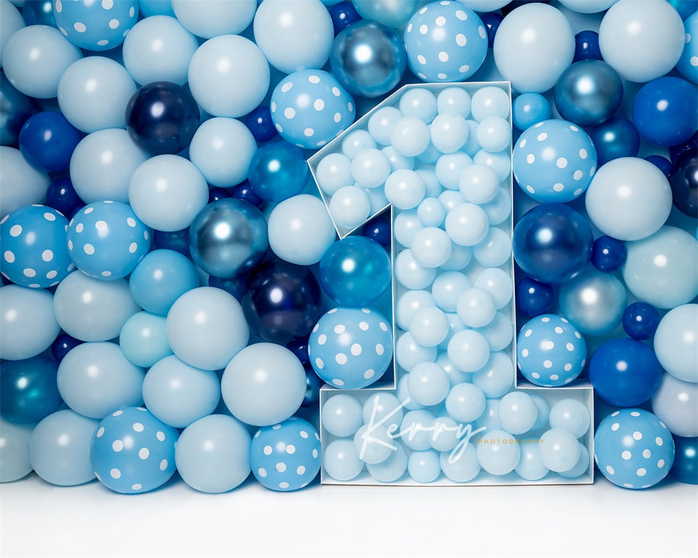 Kate Blaue Luftballons Wandhintergrund erster Geburtstag Cake Smash von Kerry Anderson - Kate Backdrop.de